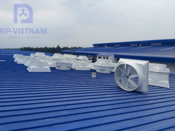 Chọn truyền động trực tiếp để giảm bảo trì, hoặc gián tiếp (dây curoa) để có vận hành êm ái