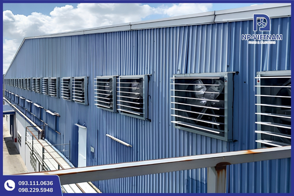 Quạt hút công nghiệp 1100x1100 duy trì lưu thông không khí theo nguyên lý cân bằng áp suất
