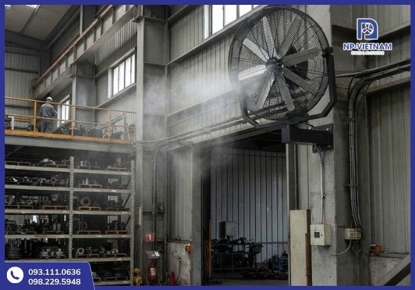 Có nên dùng quạt công nghiệp treo tường phun sương để làm mát