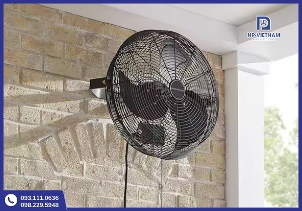 Không gian sử dụng quạt hơi nước treo tường